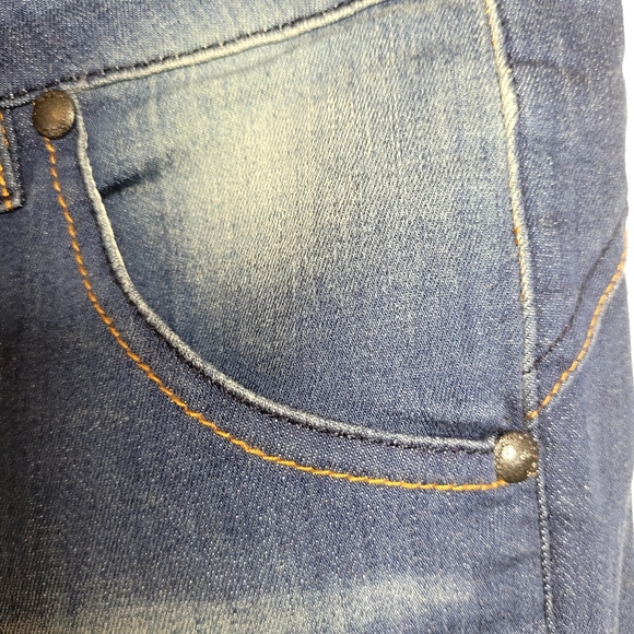 Bebe womens Skinny Boyfriend Jeans dark wash, Size 12 US - Picture 6 of 10